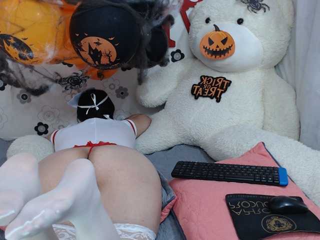 Foton Abby-Collinss happy halloween !!! #latina #ass #tattos #smile #boobs #feet #pussy #lovense #dildo #dj #plug