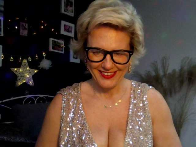 Foton AdeleMILF69 Anything u want, naked in exclusive chat only, dance and tease in pvt or more just ask :)