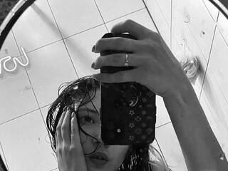 Erotisk videochatt Adri-curly