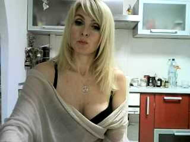 Foton Adrianessa29 I'll watch your cam for 30. Topless - 50. Naked - 200.