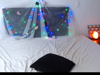 Foton Akiiralynn HI GUYS welcome //Take my bra off 150/ play pusyy 450 // Take my bra off 150 // #LOVENSE ON At Goal --#Naked #Pussy teasing! #feet @-- #squirt gold 1500 !!