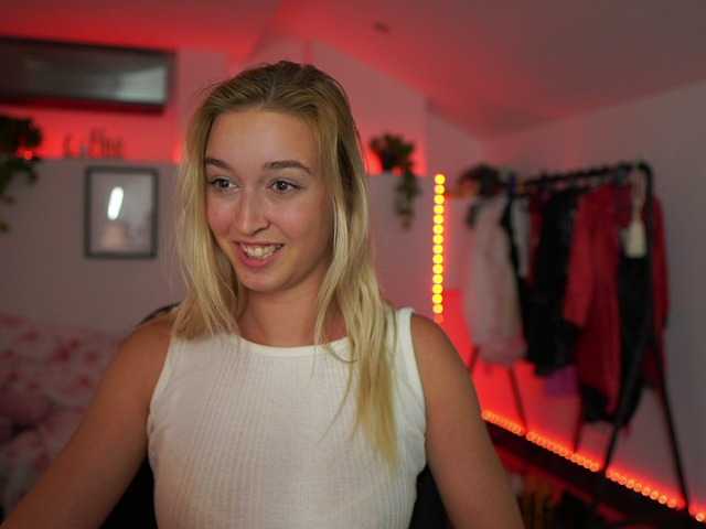 Foton AlexisTexas18 Hi! I am Alexis 19 yrs old teen, with perfect ass, nice tits and very hot sexy dance moves! Lets have fun with me! Water on my white T-shirt at goal!