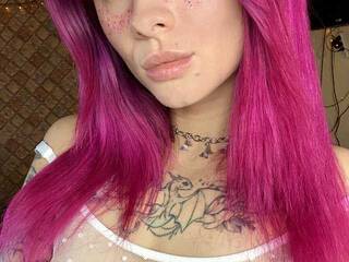 Erotisk videochatt Alice-Yui