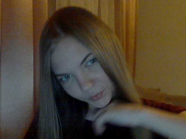 Foton alisekss8 Hello boys!) I'm Alice, I'm 24. Subscribe to me and put a heart!) Subscription for tokens!)