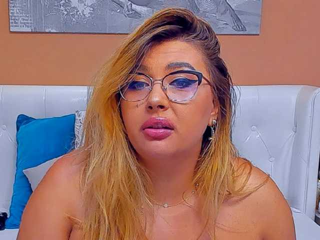 Foton AmandaAlice LUSH REACTS FROM 5 TOK, for requests please read tip menu