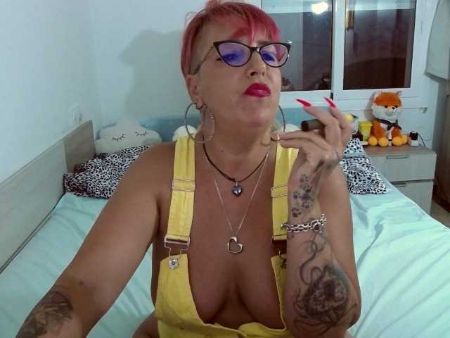 Foton AmmandaDulley Make me oil my body for you ,dance time 999 tk and u got me kiss and waiting for some action !