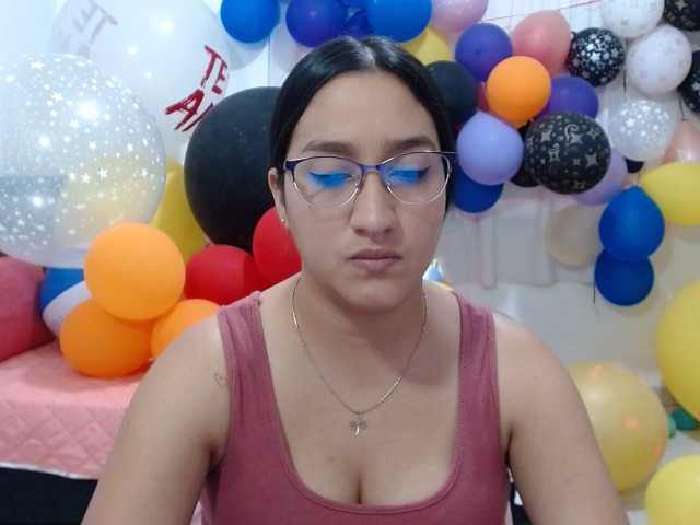 Foton Andreacute Hello guys welcome to my room, let's play with my balloons, I'm a looner, I have a hairy pussy, #balloons #bush #hairy #control lush or domi