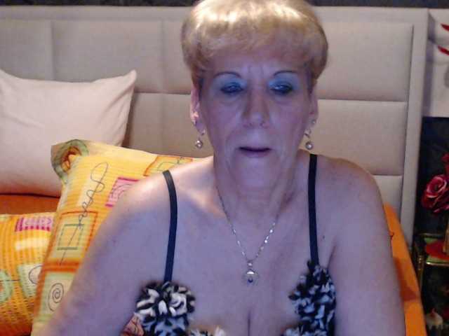 Foton ANGELGRANNY welcom guys..pm..50 tk..pussy or ass..100..tits or feet..50..let s have fun