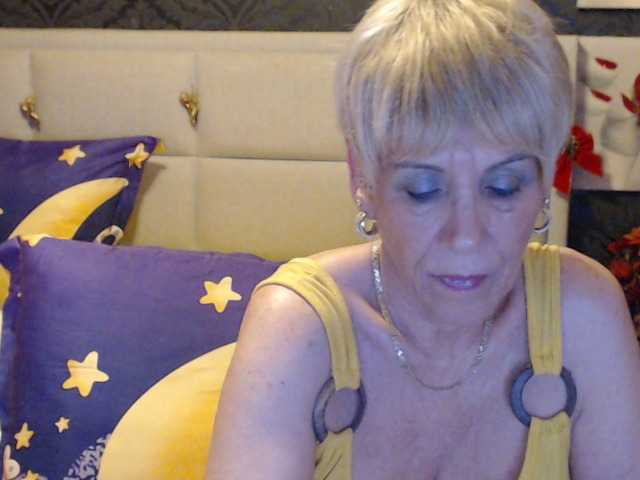 Foton ANGELGRANNY welcom guys..pm..50 tk..pussy or ass..100..tits or feet..50..let s have fun