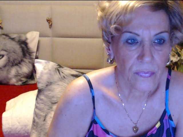 Foton ANGELGRANNY welcom guys..pm..50 tk..pussy or ass..100..tits or feet..50..let s have fun