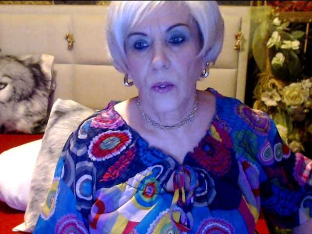 Foton ANGELGRANNY welcom guys..pm..50 tk..pussy or ass..100..tits or feet..50..let s have fun