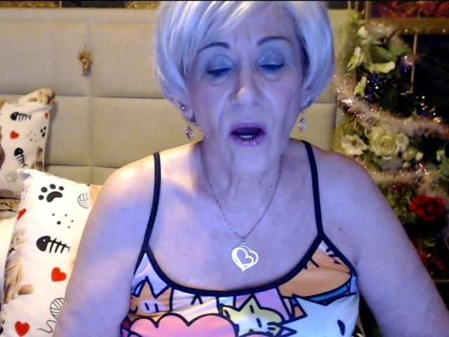 Foton ANGELGRANNY welcom guys..pm..50 tk..pussy or ass..100..tits or feet..50..let s have fun