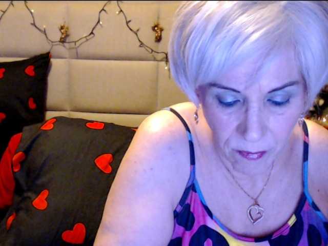 Foton ANGELGRANNY welcom guys..pm..50 tk..pussy or ass..100..tits or feet..50..let s have fun