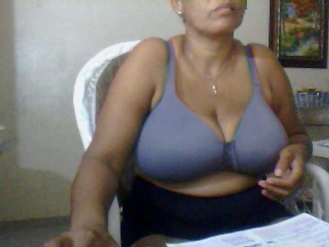 Foton AnitaTremenda tits active