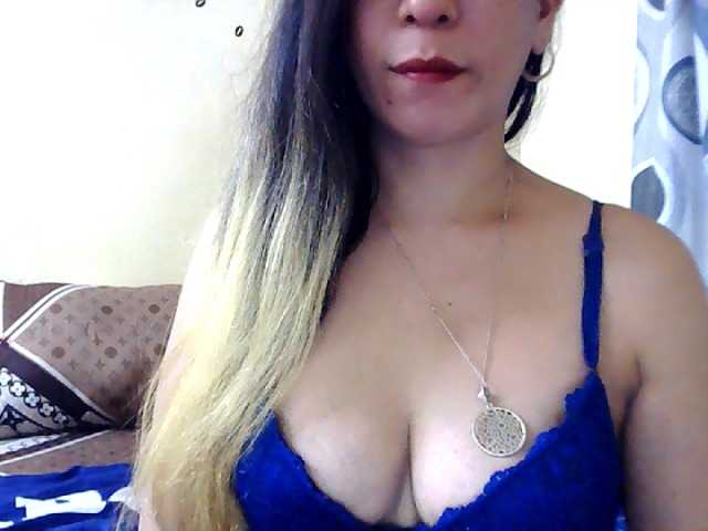 Foton AsianLeahxxxx Hey there !I'm new here Im Leah .Let's have some fun and get to know each other :) Send me some Love .. Welcome To My Room!