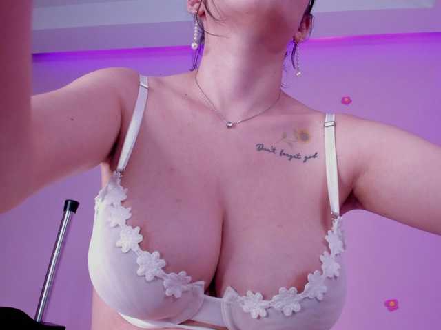 Foton bella-adams Hey! im so happy u be here with me ♥ let's have fun ♥ #latina #skinny #bigboobs #bigtits #bigass #squirt #blonde #cute