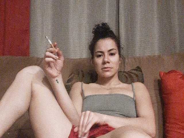 Foton Bellasunmy smoking and talking with your Latina sis