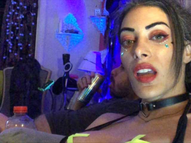 Foton bemywifi1 #brunette #chat #topless #preshow #privateshow #fetish #feet #arab #tattoos #handcuffs #footfwtish #fingering #couple #toyplay #slim #fit #smalltits