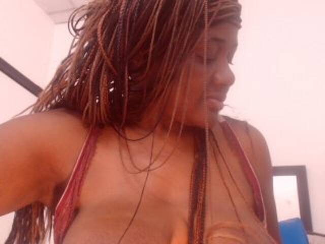 Sändningsbilder BigBustyBlack