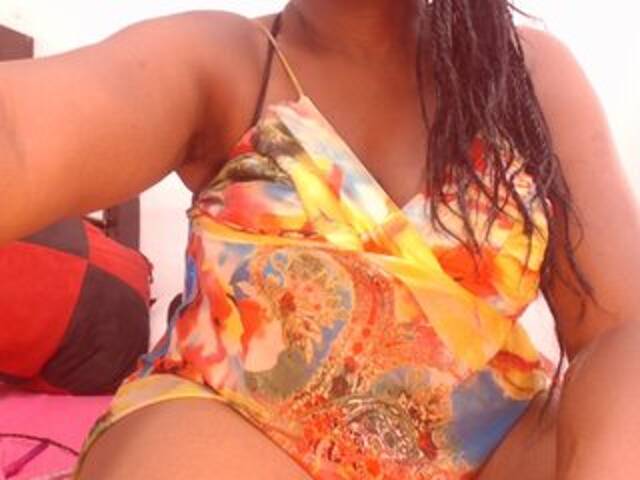 Sändningsbilder BigBustyBlack