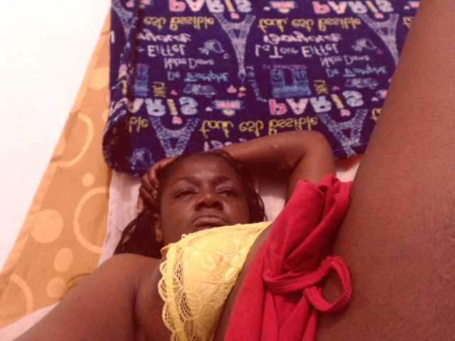 Sändningsbilder BigBustyBlack