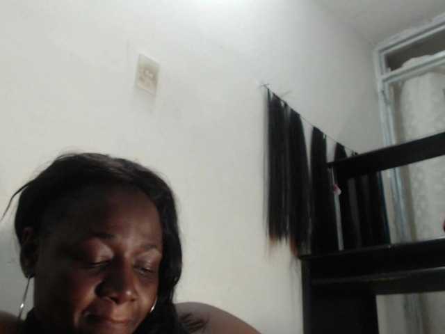 Sändningsbilder BigBustyBlack