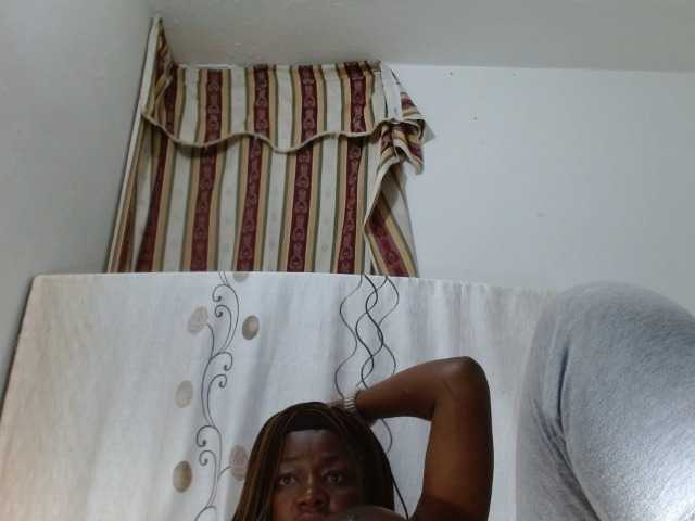 Sändningsbilder BigBustyBlack