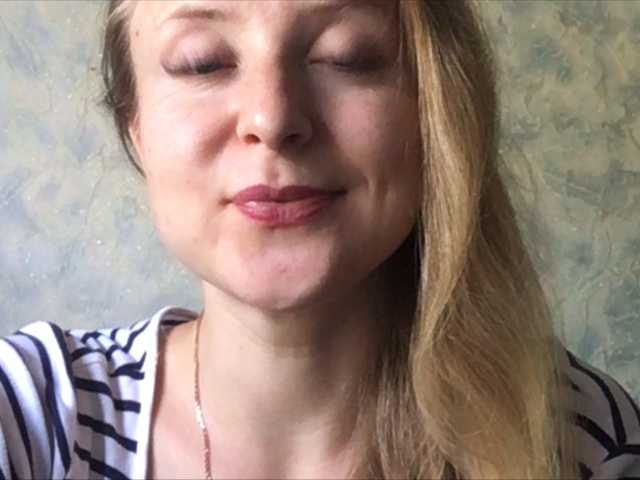 Sändningsbilder blonde-kisses