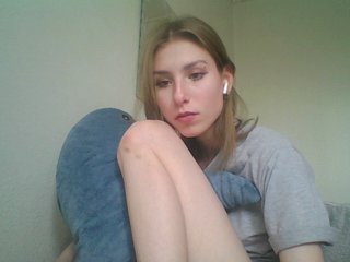 Foton btfllkk if you like me / continue - 1 token/air kiss 3 tokens / show pussy - 70 tokens /show tits - 50 tokens