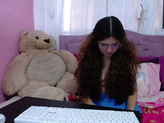 Foton candy-lolly- Pervy daddys girl looking lovce and hard sex♥♥c2c open cam and wacth u 25tks♥