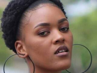 Erotisk videochatt Carry-Brie