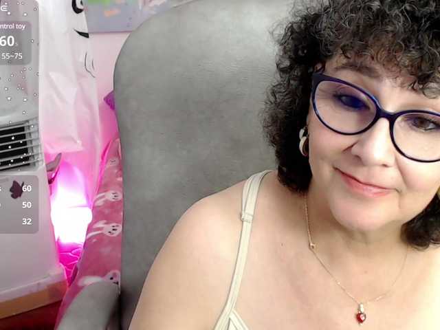 Foton cataleya-mom mom horny play bogboobs and squirt for you