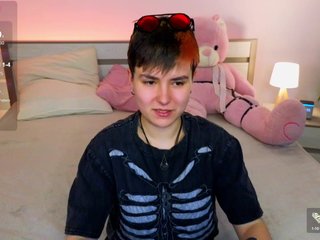 Erotisk videochatt CharlieeAdams