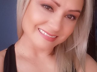 Erotisk videochatt Charlizetheron1