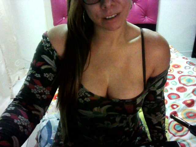 Foton charlotee3 Help me with my goal 888 Offer of the day C2C 60 TK and we masturbate together