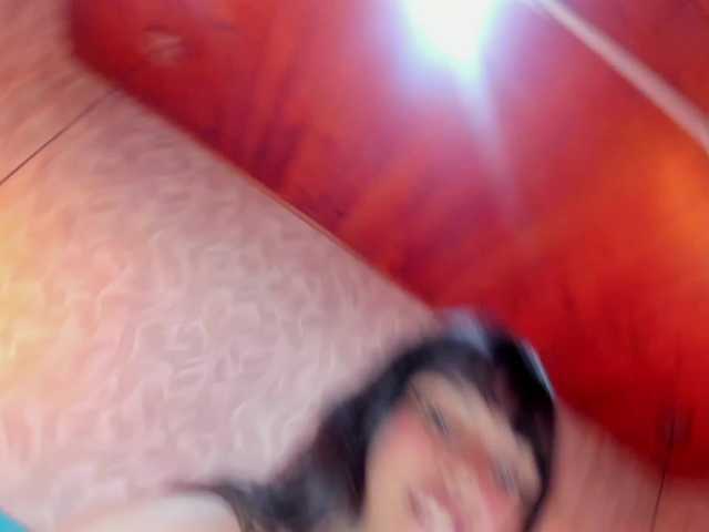 Welcome to my chat room! Feel free to say hi đ
