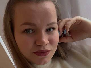 Erotisk videochatt CherryAlia