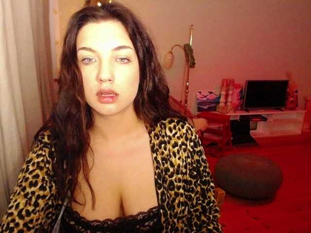 Foton CroftLaraxxx #joi #cei #cbt #sexy #brunette #biglips #laracroft #bigboobs #boobs #roleplay #hot #dom #femdom #fetish