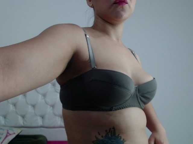 Foton curly-small- hello guys i am model new latina... #latina #sexy #dance #new #spank