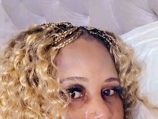 Erotisk videochatt Curvybae