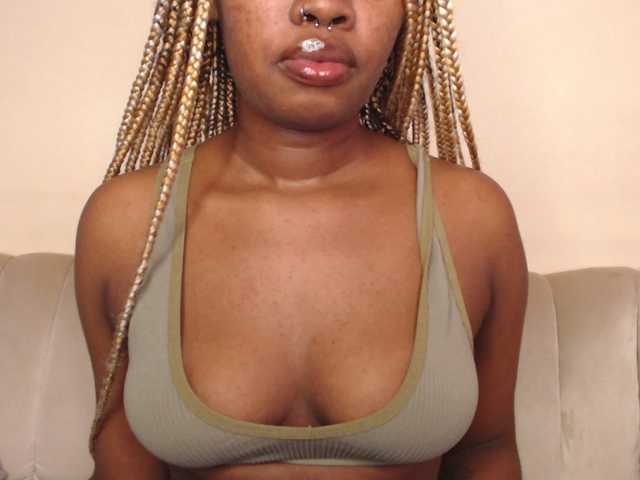 Sändningsbilder Curvyblaire18