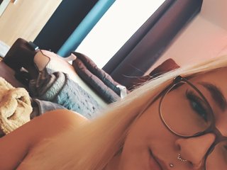 Erotisk videochatt Curvymelli97
