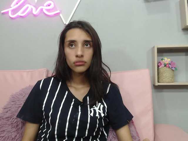 Foton Roxana_ let's have fun, I'll do a , come on Suck feets help me babyyy