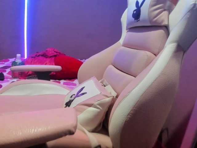 Sändningsbilder daniela-moon