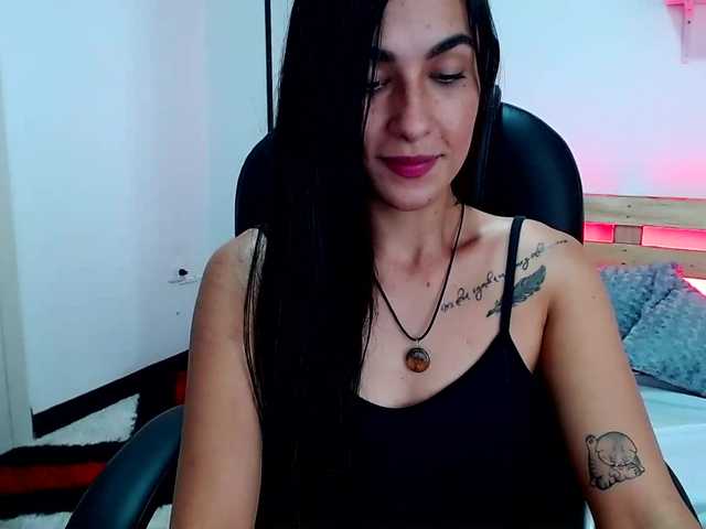 Foton DaniGomez7 hi guys i am latingirl, i am #new, i want to play with you #smoke #squirt #dirtytalk