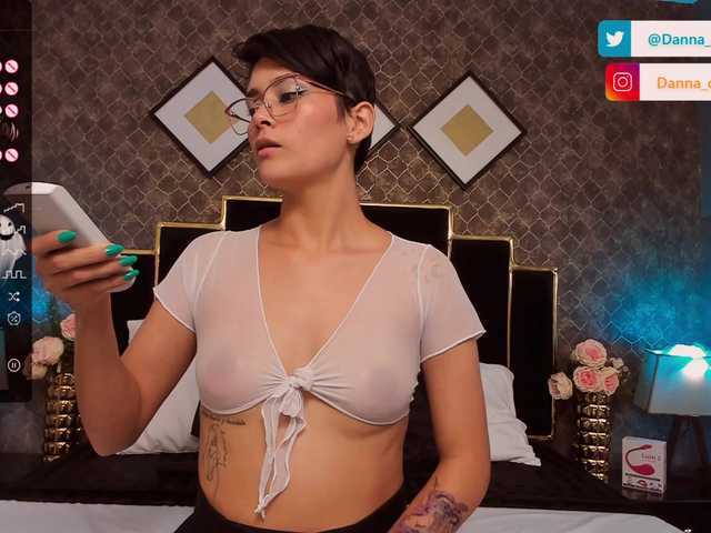 Foton DannaCartier I'm Danna✨ All requests are full in private(discussed in pm) ❤put love!REMEMBER FOLLOW ME IN IGTW: danna_carter_ #dom #smalltits #schoolgirl #shorthair #teasing remain @remain of @total (PAINTBODY SHOW AT @total) TY FOR YOUR @sofar Tks