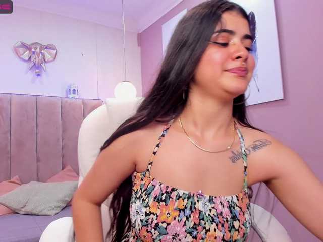 Foton DashaRodri hi guys! welcome to my room! enjoy my sensual body! i wnat to be dominanted and fuck my pink pussy