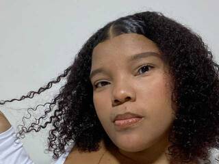 Erotisk videochatt DayanRoux