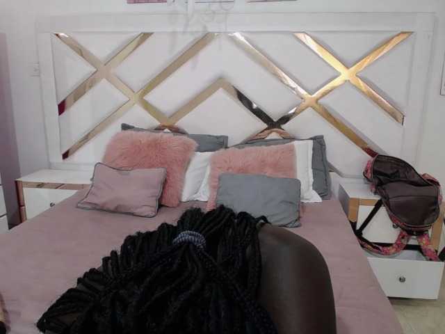 Foton Ebony-Queen19 Welcome to my room I'm new I'm hot and ready for fun