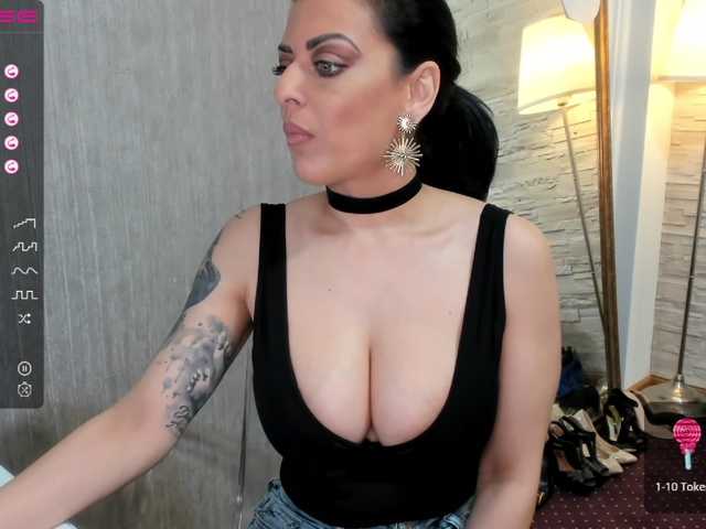 Foton ElisaBaxter Hot MILF!!Ready for some fun ? @lush ! ! Make me WET with your TIPS !#brunette #milf #bigtits #bigass #squirt #cumshow #mommy @lovense #mommy #teen #greeneyes #DP #mom